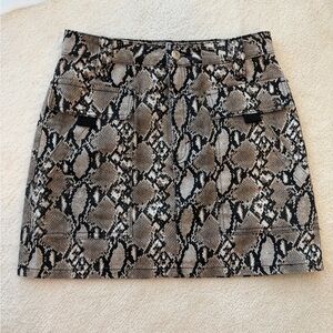 BNWOT Topshop Black and Brown Snake Pattern Cargo Pockets Mini Skirt